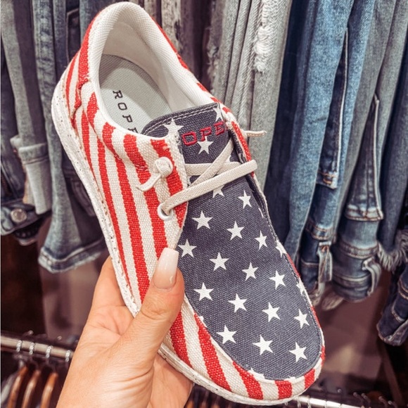 Roper Shoes - Women's Roper Red Merica' Flag Lace Up
Canvas Moc